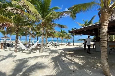Hospitalityexpert Cosy 3 Bedroom Villa & Cottage, Pool, Beach Access, Sleeps 16 Бухта Монтего Ямайка