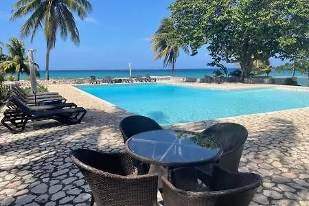 Hospitalityexpert Cosy 3 Bedroom Villa & Cottage, Pool, Beach Access, Sleeps 16 Montego Bay