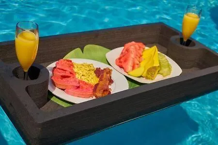 Hospitalityexpert Cosy 3 Bedroom Villa & Cottage, Pool, Beach Access, Sleeps 16 Montego Bay