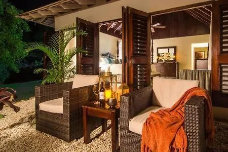 Hospitalityexpert Cosy 3 Bedroom Villa & Cottage, Pool, Beach Access, Sleeps 16 Montego Bay