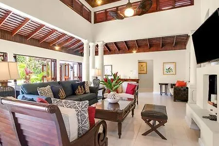 Hospitalityexpert Cosy 3 Bedroom Villa & Cottage, Pool, Beach Access, Sleeps 16 Montego Bay 0*,  Jamaïque